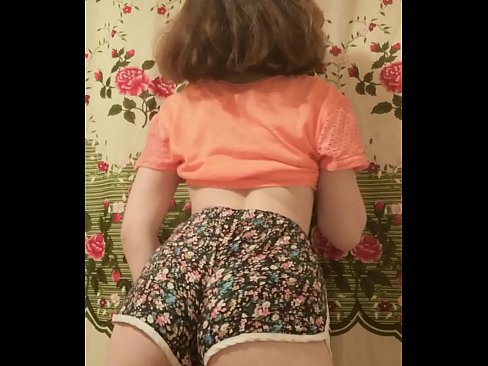 ❤️ Giovane pupa sexy fa uno striptease riprendendo i suoi pantaloncini alla telecamera ️ Slutsal it.xxxdesichudai.ru ❤️