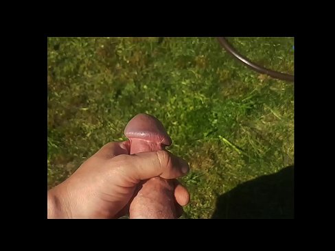 ❤️ Hot hottie si fa scopare la figa rosa e sborra con uno squirt in un giardino estivo ️ Slutsal it.xxxdesichudai.ru ❤️